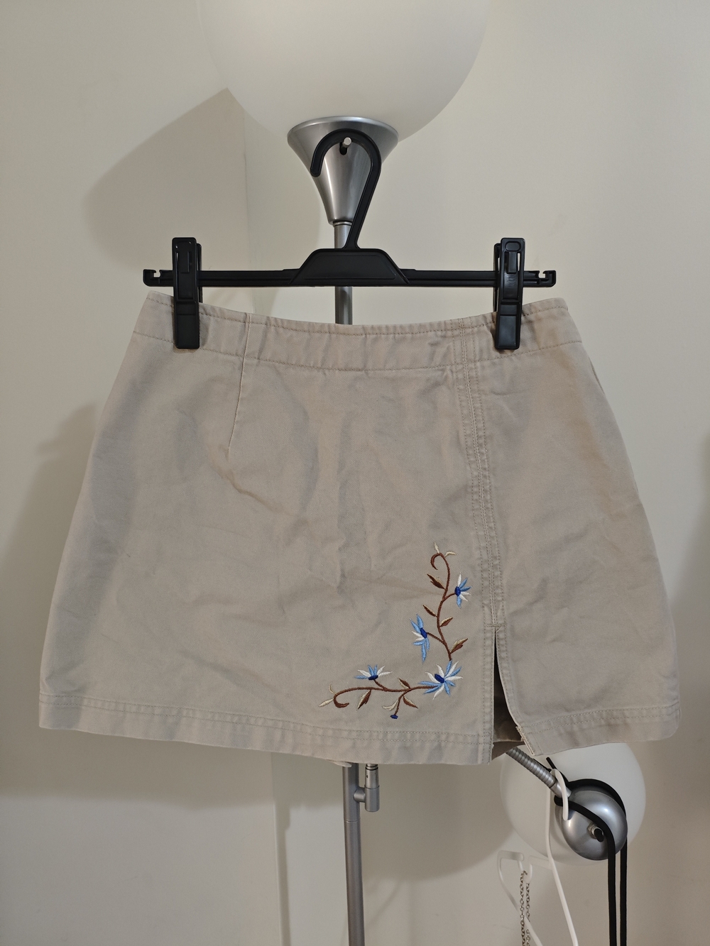 vintage embroidered khaki skort (size S)
